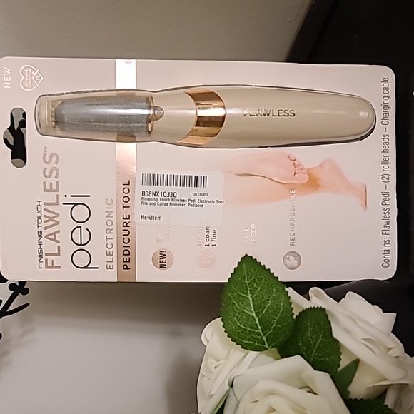 COPY - Finishing Touch Flawless Pedi - Rechargeable Electric Callus Remover Too… - Picture 2 of 5
